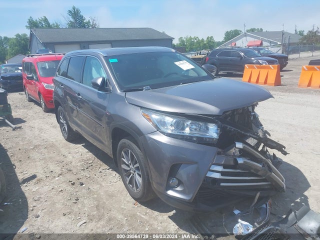 Toyota Highlander Xle 2017 5TDJZRFH6HS440308 головне зображення