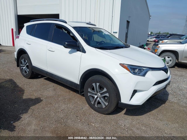 Toyota RAV4 LE 2018 JTMBFREV7JJ191413 головне зображення