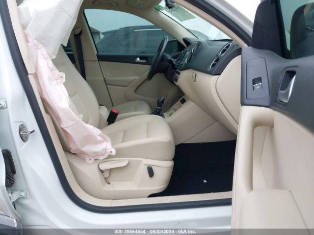 WVGAV7AX0GW555740 Volkswagen TIGUAN SE