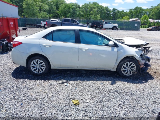 Toyota COROLLA LE 2018 5YFBURHE0JP811676 Image 14