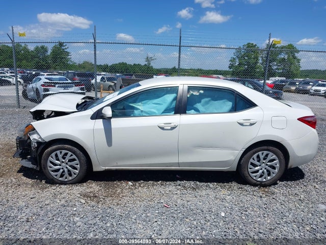 Toyota COROLLA LE 2018 5YFBURHE0JP811676 Image 15