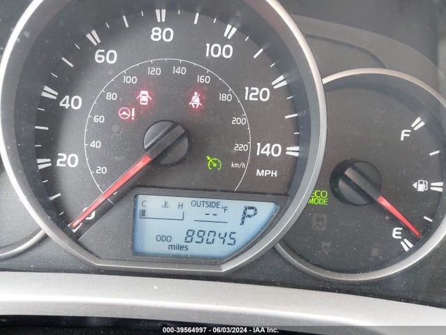 Toyota RAV4 LE 2016 JTMBFREV9GD180100 Image 15