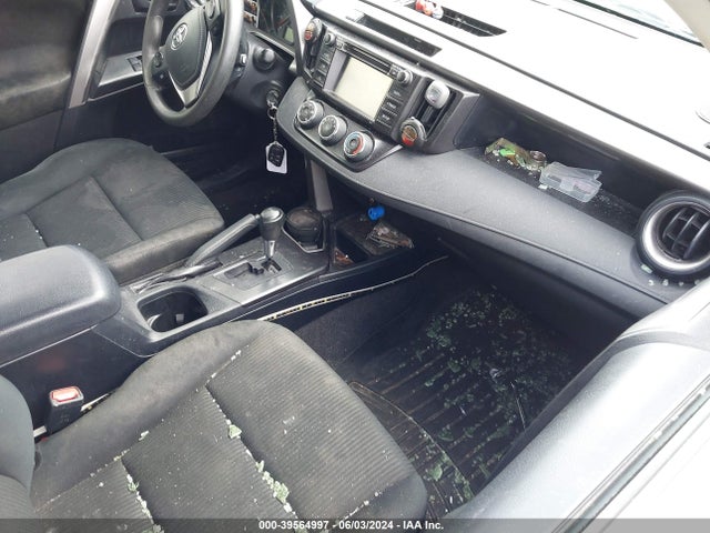 Toyota RAV4 LE 2016 JTMBFREV9GD180100 Image 5