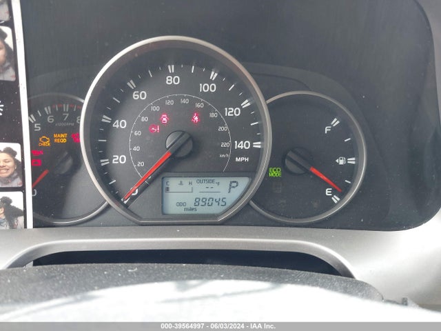 Toyota RAV4 LE 2016 JTMBFREV9GD180100 Image 7