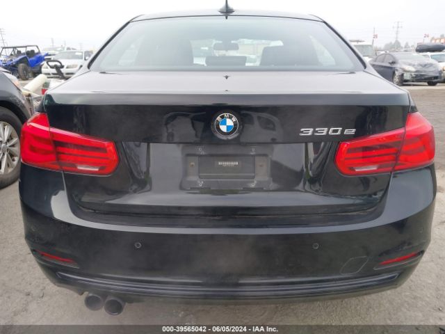 WBA8E1C37HA156443 BMW 330e Iperformance