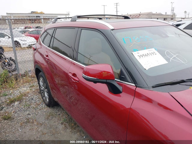 Toyota Highlander Platinum 2023 5TDKDRAH2PS043963 Image 14
