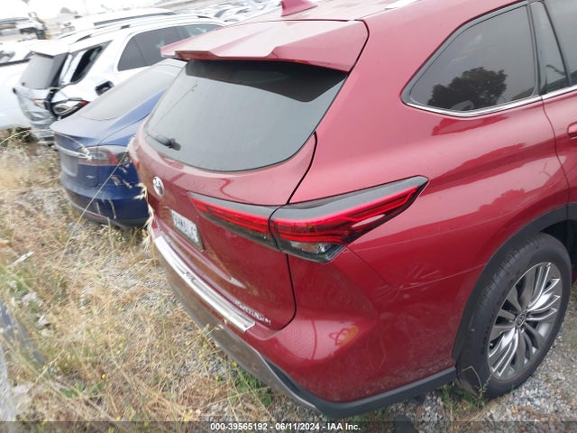 Toyota Highlander Platinum 2023 5TDKDRAH2PS043963 Image 17