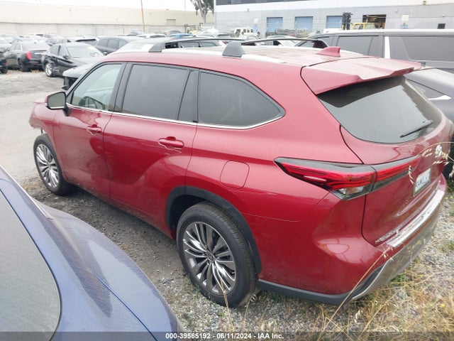 Toyota Highlander Platinum 2023 5TDKDRAH2PS043963 Image 3