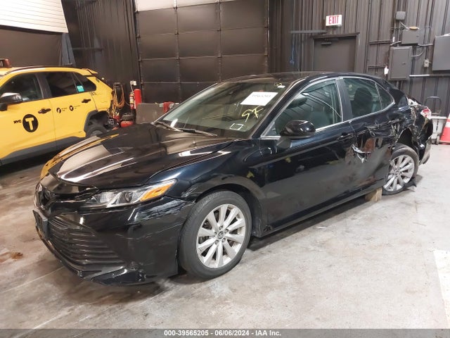 Toyota CAMRY LE 2020 4T1C11AK2LU872706 Image 2