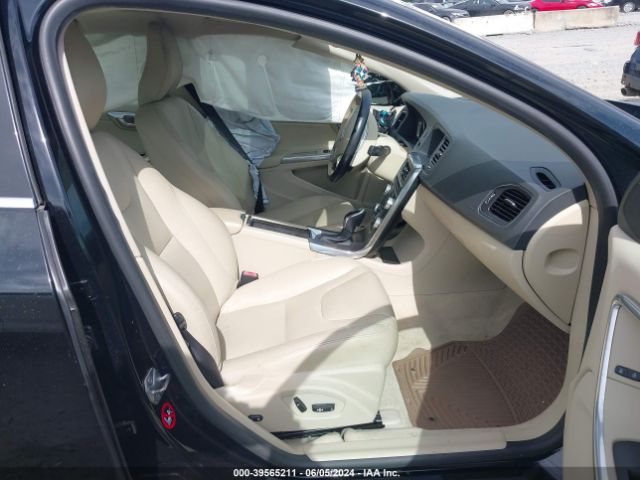 YV140MFK2F2355499 Volvo S60 T5 Premier