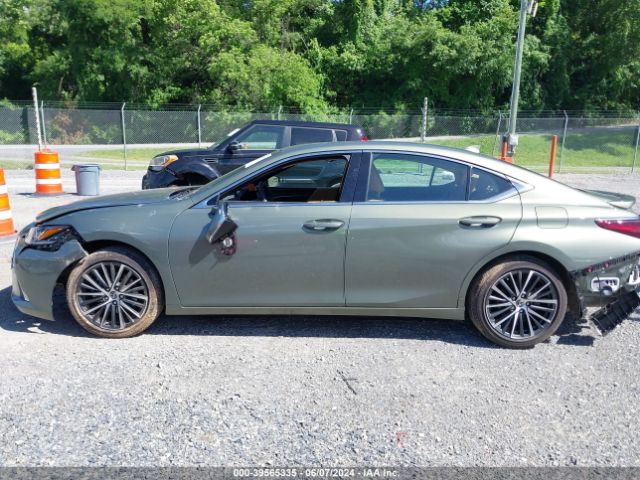 58ADA1C11PU027952 Lexus ES 300H
