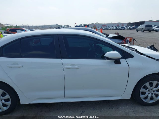Toyota COROLLA LE 2022 5YFEPMAEXNP272930 Image 13