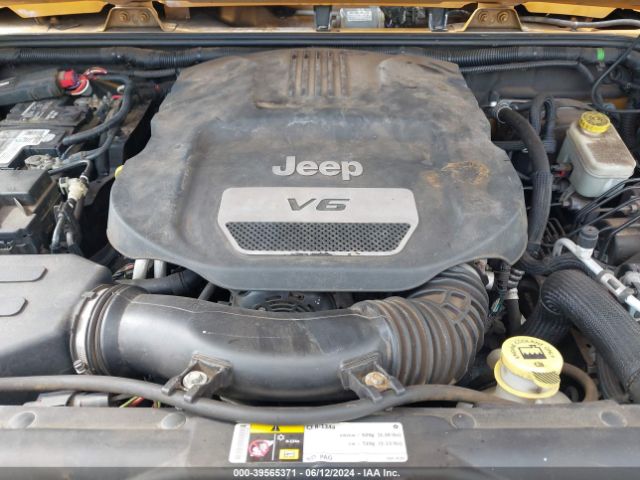 1C4BJWDG8EL250804 Jeep Wrangler Unlimited Sport