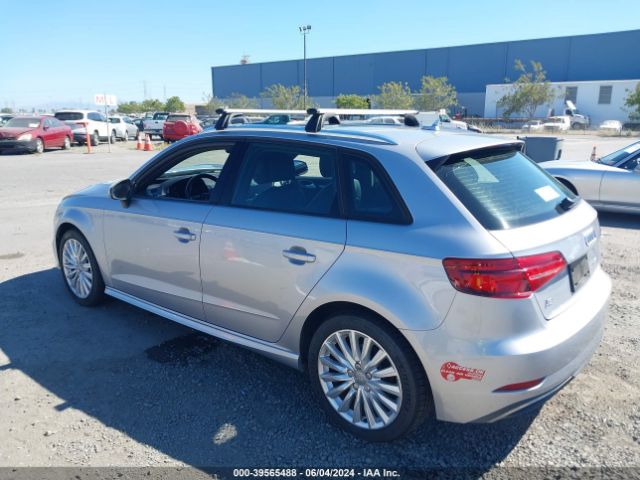 WAUUPBFF8HA069672 Audi A3 E-tron 1.4t Premium