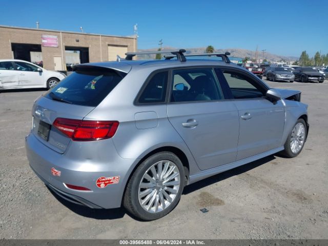 WAUUPBFF8HA069672 Audi A3 E-tron 1.4t Premium