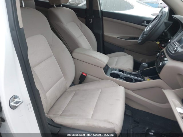 Hyundai TUCSON SE 2017 KM8J33A47HU580636 Image 5