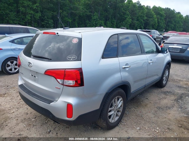 KIA SORENTO LX 2014 5XYKTCA62EG522232 Image 4