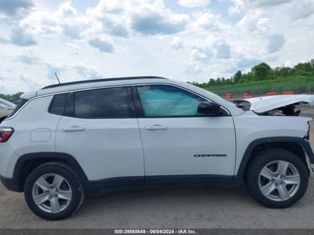 3C4NJDBB4NT124999 Jeep Compass Latitude 4x4