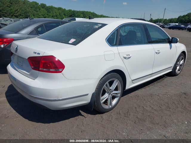1VWBT7A39FC072384 Volkswagen Passat 1.8t Se