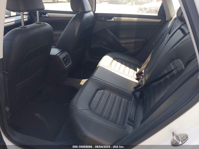 1VWBT7A39FC072384 Volkswagen Passat 1.8t Se