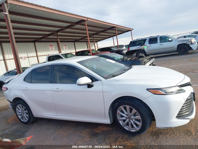 Toyota CAMRY LE 2018 JTNB11HK5J3025926 Image 13
