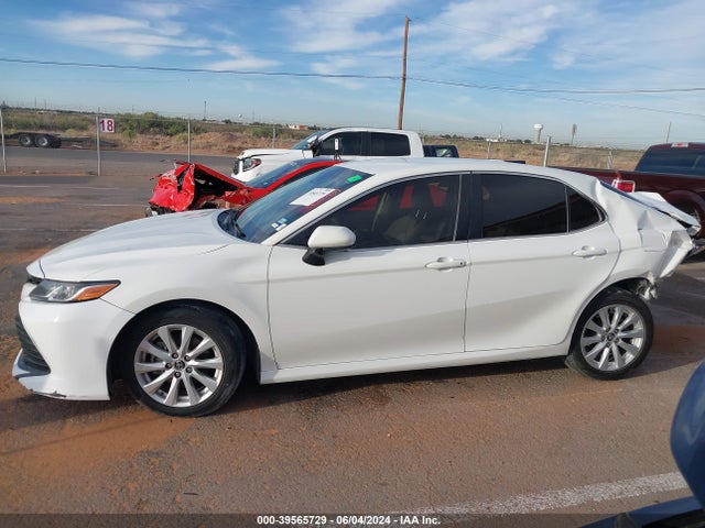 Toyota CAMRY LE 2018 JTNB11HK5J3025926 Image 14
