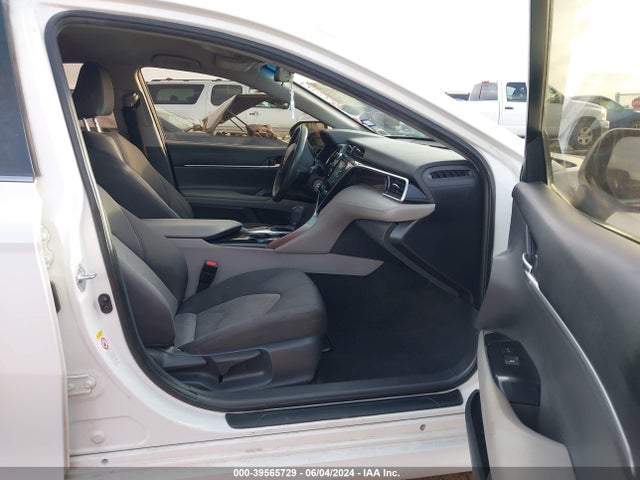 Toyota CAMRY LE 2018 JTNB11HK5J3025926 Image 5