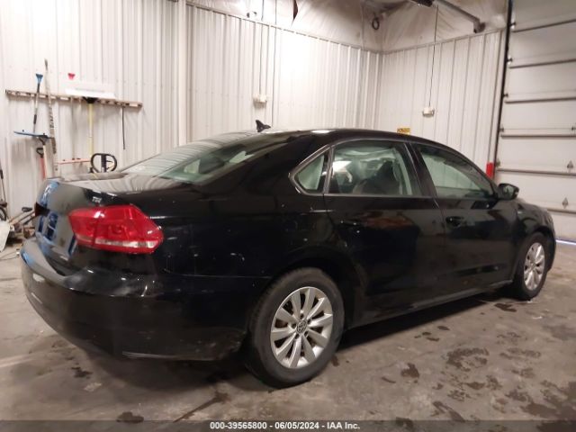 1VWAT7A30FC022016 Volkswagen Passat 1.8t Wolfsburg Edition