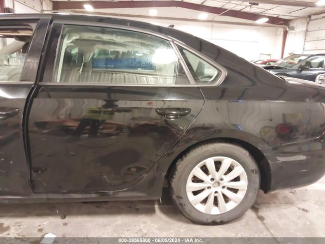 1VWAT7A30FC022016 Volkswagen Passat 1.8t Wolfsburg Edition