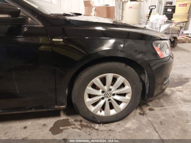 1VWAT7A30FC022016 Volkswagen Passat 1.8t Wolfsburg Edition