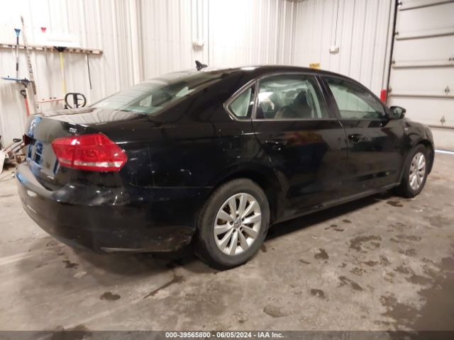 1VWAT7A30FC022016 Volkswagen Passat 1.8t Wolfsburg Edition