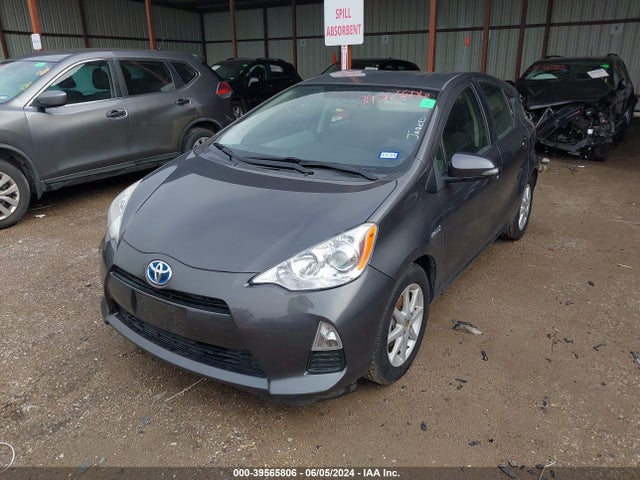Toyota Prius C Three 2014 JTDKDTB37E1566762 Image 2