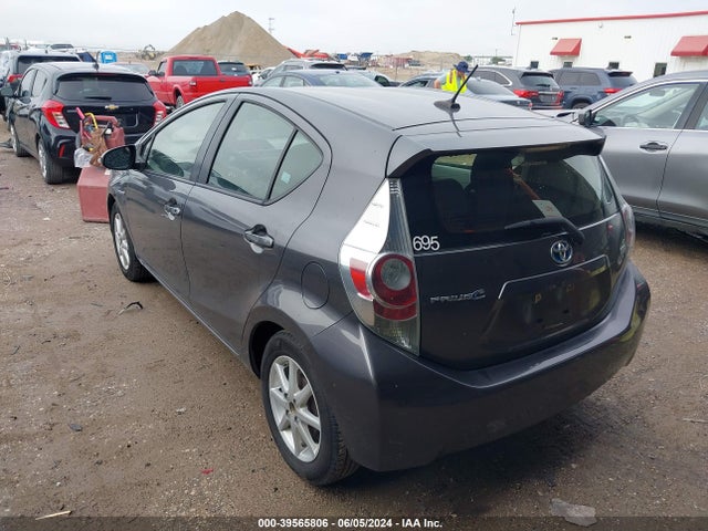Toyota Prius C Three 2014 JTDKDTB37E1566762 Image 3
