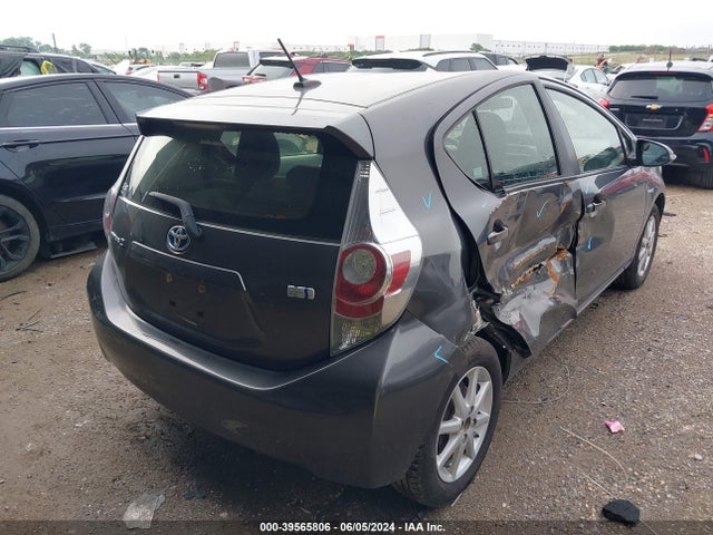 Toyota Prius C Three 2014 JTDKDTB37E1566762 Image 4