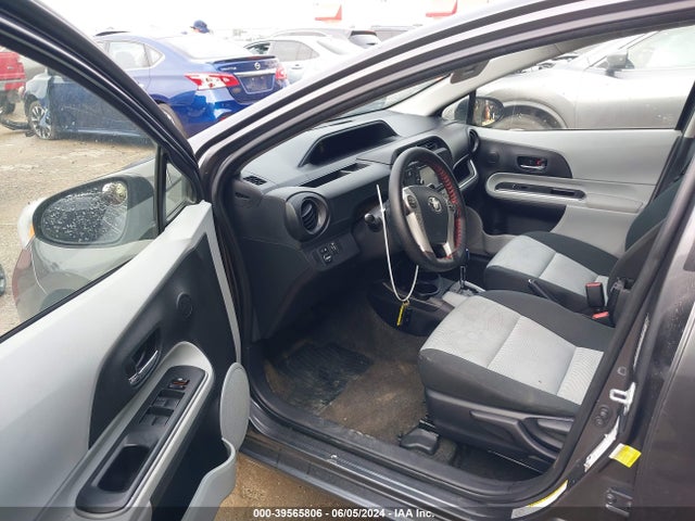 Toyota Prius C Three 2014 JTDKDTB37E1566762 Image 5