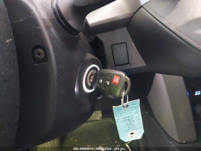 Toyota RAV4 LE 2018 2T3BFREV0JW740693 Image 11