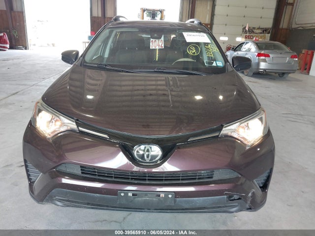 Toyota RAV4 LE 2018 2T3BFREV0JW740693 Image 12