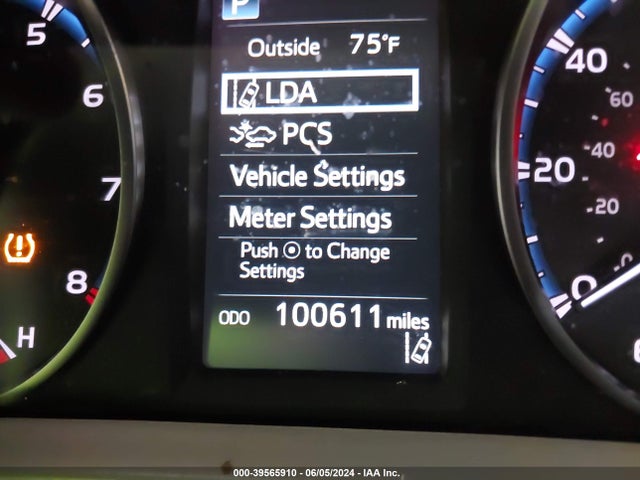 Toyota RAV4 LE 2018 2T3BFREV0JW740693 Image 15