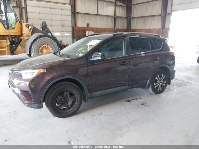 Toyota RAV4 LE 2018 2T3BFREV0JW740693 Image 2