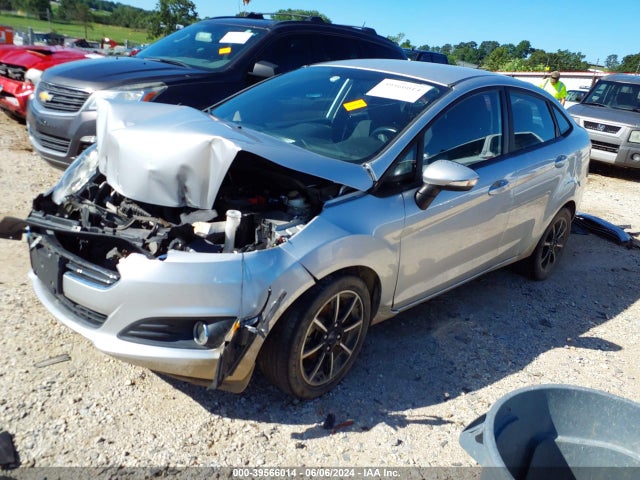Ford FIESTA SE 2015 3FADP4BJ3FM220805 Image 2
