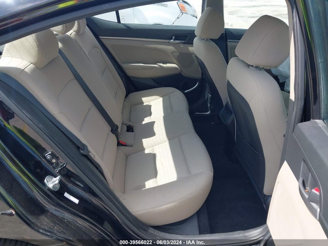 Hyundai Elantra Value Edition 2018 KMHD84LF8JU611577 Image 8