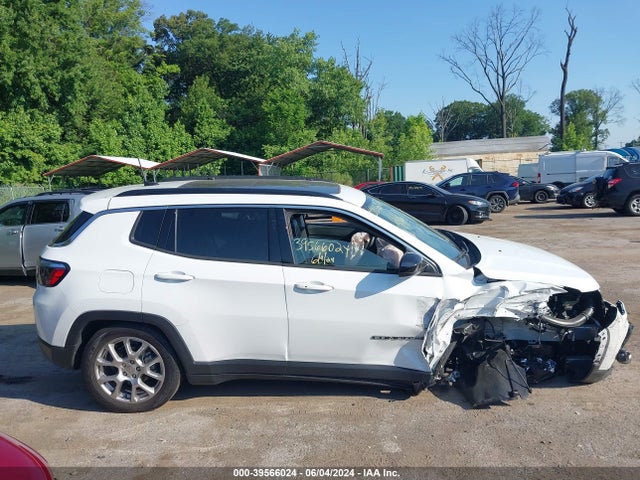3C4NJDFB6NT181215 Jeep Compass Latitude Lux 4x4