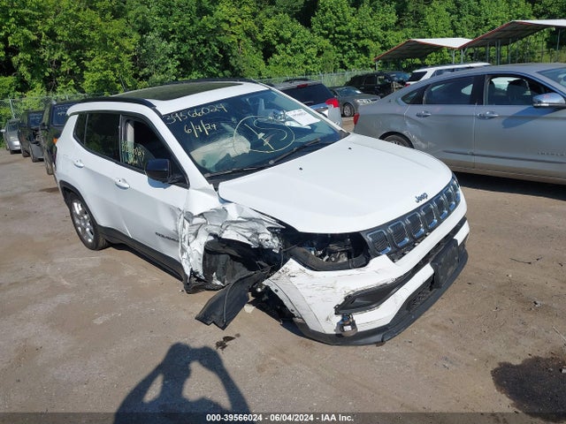 3C4NJDFB6NT181215 Jeep Compass Latitude Lux 4x4