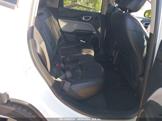 3C4NJDFB6NT181215 Jeep Compass Latitude Lux 4x4