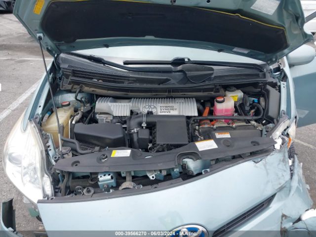 JTDKN3DU6F1975095 Toyota Prius Two