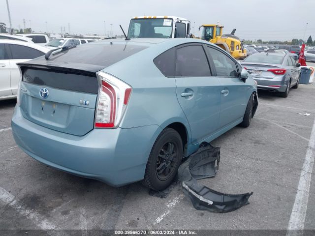 JTDKN3DU6F1975095 Toyota Prius Two