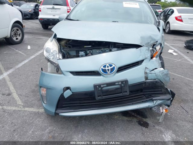 JTDKN3DU6F1975095 Toyota Prius Two