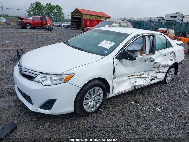 Toyota CAMRY LE 2014 4T4BF1FK5ER424930 Image 2