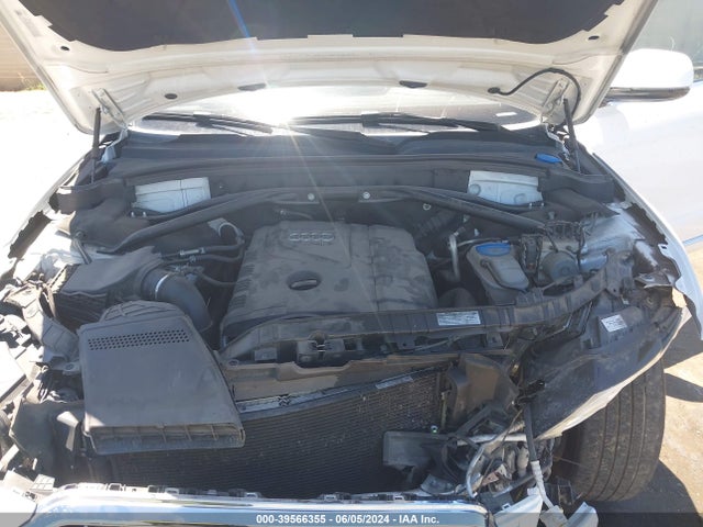 Audi Q5 2.0t Premium 2016 WA1L2AFP4GA080662 Image 10