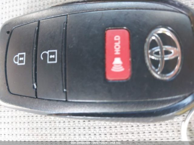 7MUCAABG5NV001200 Toyota Corolla Cross Le